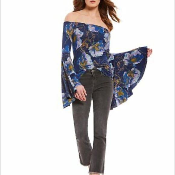Free People Printed Birds Of Paradise Off The Shoulder Bell Sleeve Top Navy XS - Picture 2 of 12